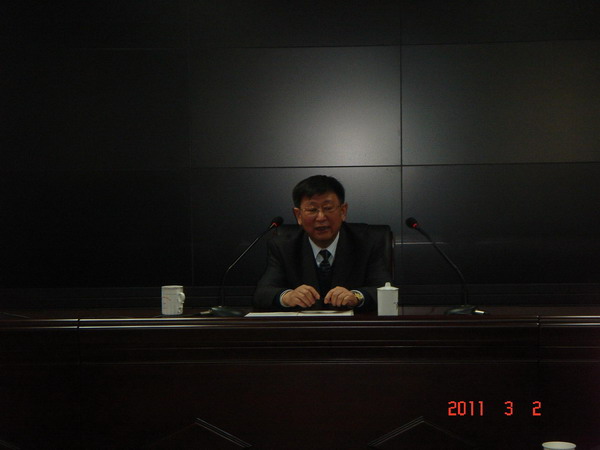 集團董事席華武總經理、王重樂副總經理，集團書記張正山親臨培訓現場為大家授課